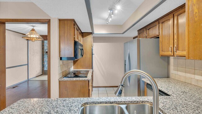 Building Photo - 3 Bed | 2 Bath | Broken Arrow