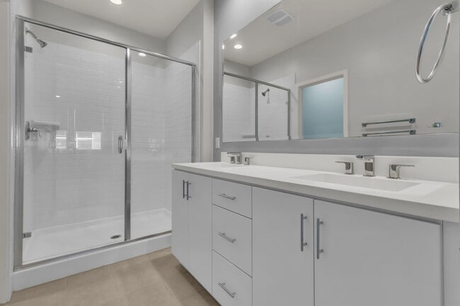 Building Photo - 945 E Mason Ln