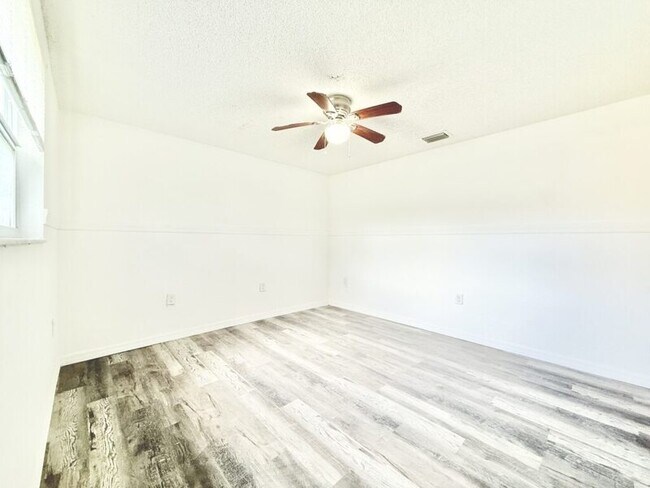 Building Photo - 5707 Quist Dr