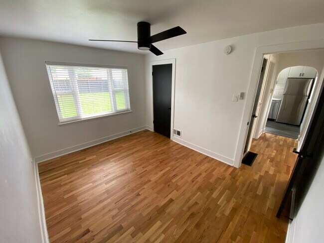 Bedroom - 2212 Perry St