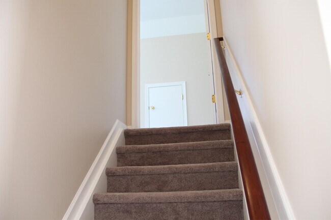 Building Photo - 107 Enchanted Way