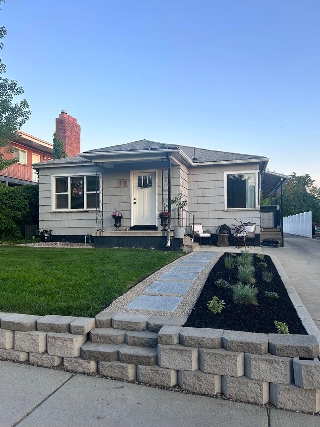 Building Photo - 1130 E Garfield Ave