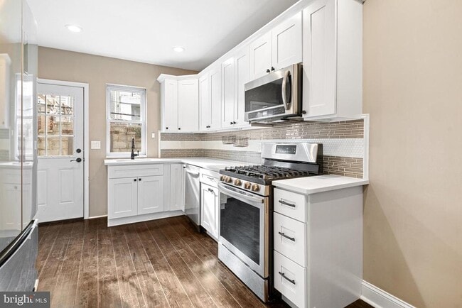 Building Photo - 2050 Mountain St