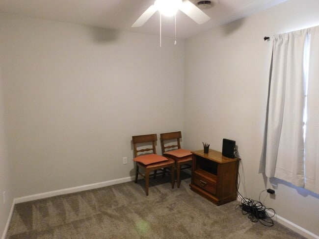 Building Photo - 842 Halifax Cir