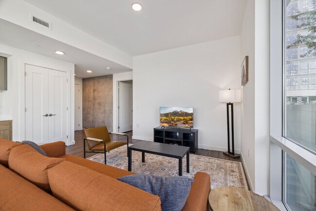 Building Photo - 222 E Jefferson St