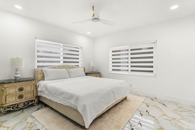 Building Photo - 202 SE 4th St