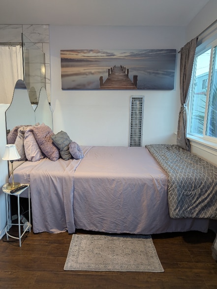 Building Photo - 8735 1/2 Harvard Blvd