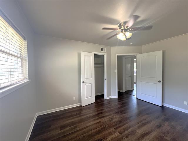 Building Photo - 1431 Eastview Dr