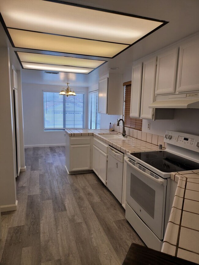 Building Photo - $3600.00 Rancho Bernardo 3 bdrm 2 bath 1450 sq ft House, Pool & Clubhouse