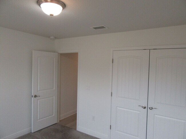 Building Photo - 3836 Redbud Wy