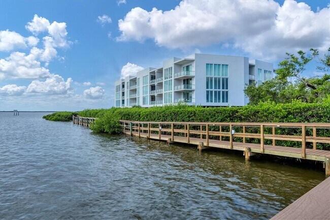 Building Photo - 1375 Beach Rd