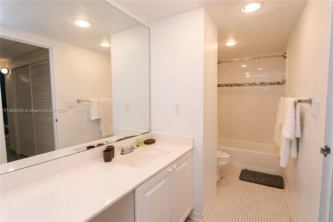 Building Photo - 4001 South Ocean Drive Apt #3L, Hollywood,...