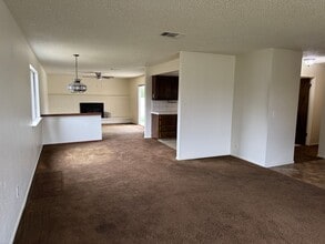 Building Photo - Now Available!! Very Nice Home In South Side Los Banos