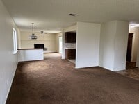 Building Photo - 1586 Hawthorne Dr