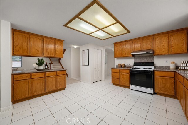 Building Photo - 5558 N Charlotte Ave