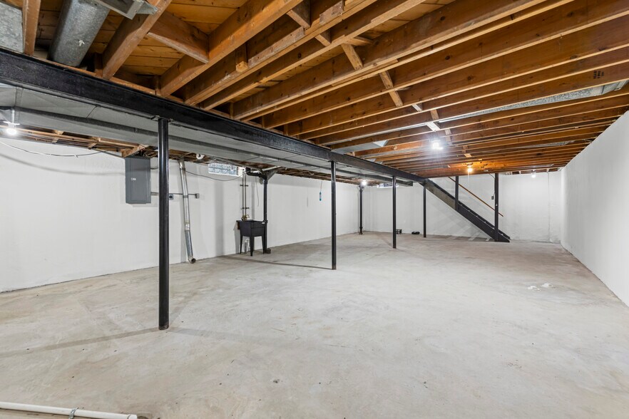 Building Photo - 32447 Hawthorne Dr