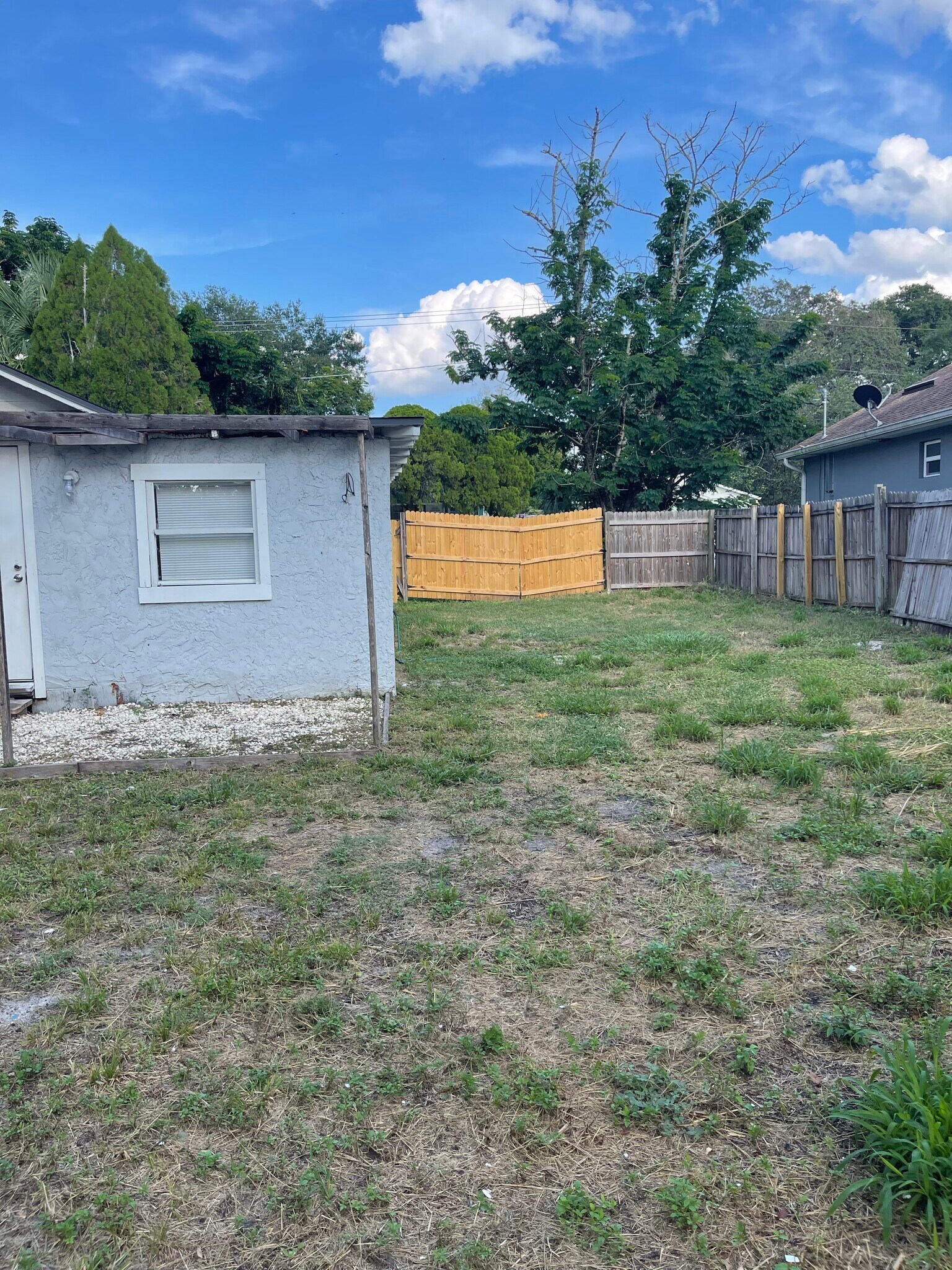 Building Photo - 8722 N Brooks St