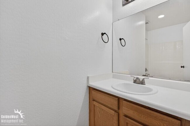 Building Photo - Beautiful 5Bdm 3Ba Home with Loft in the Heart Florence, AZ!