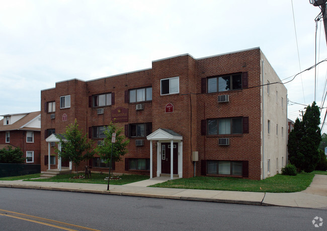 Primary Photo - Kingsbridge Apartments