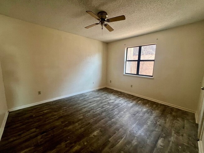 Building Photo - Charming 4 Bedroom in Cooper ISD