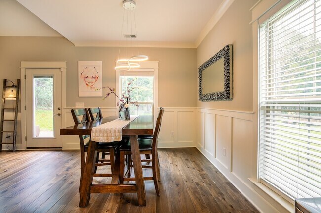 Building Photo - 5322 Honeybee Dr