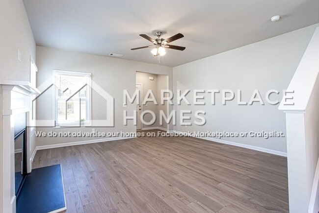 Building Photo - 211 Ww Carr Ave