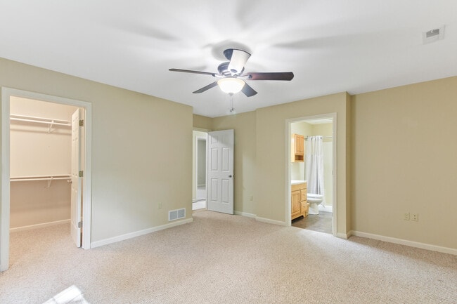 Building Photo - N7439 Mariner Hills Cir