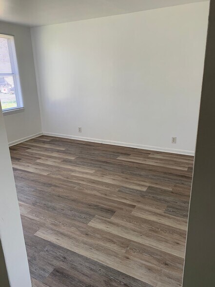 Building Photo - 104 Vista Pl