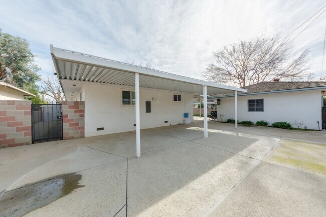 Building Photo - 3105 Barnett St