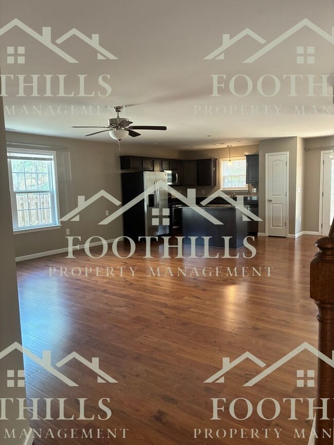 Building Photo - 118 Gallant Ln