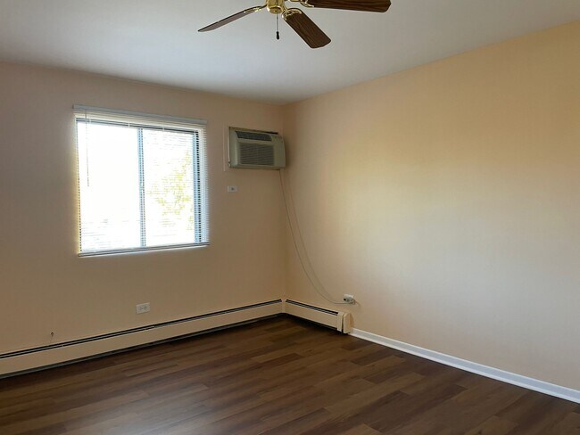 Building Photo - 17 Parkside Ct