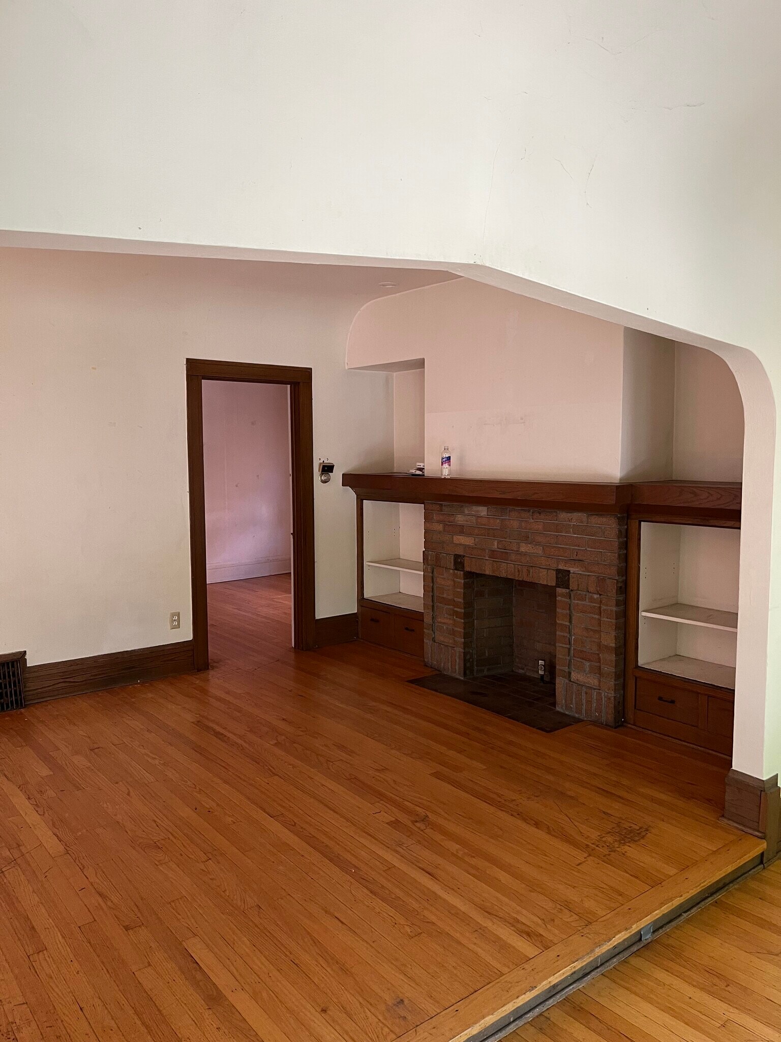 Building Photo - 3605 N Maryland Ave