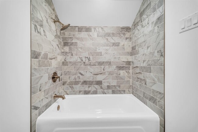 Building Photo - 11314 Williamsburg Dr