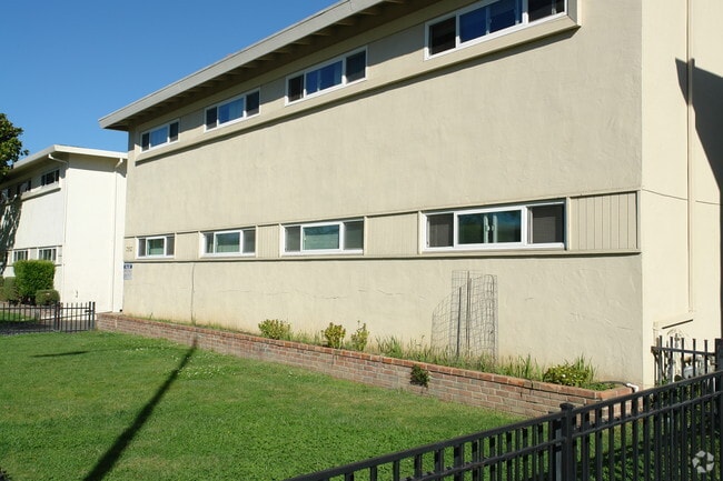 Building Photo - Century Apartments