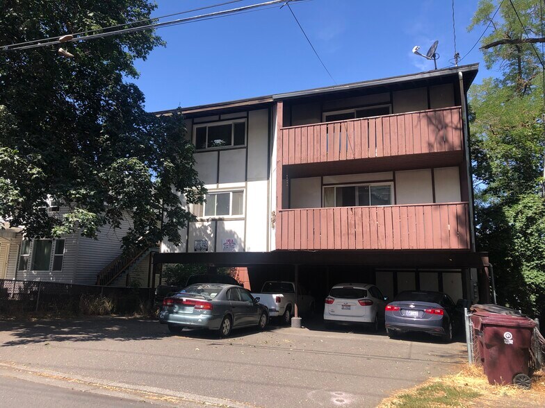 Primary Photo - 525 NE Kamiaken St