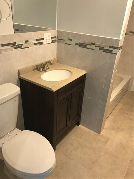 Building Photo - 25 4th St