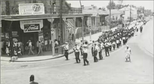 Building Photo - 1915 St Philip St