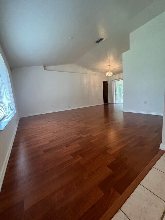 Building Photo - $1,696 - Annual Rental * 3 Bed / 2 Bath * Single Family House - Port Charlotte - Available 4/15/26