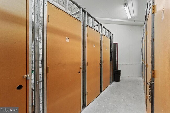 Building Photo - 2400 Clarendon Blvd