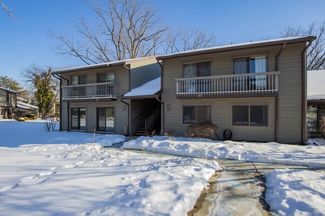 Building Photo - 24 Danbury Ct