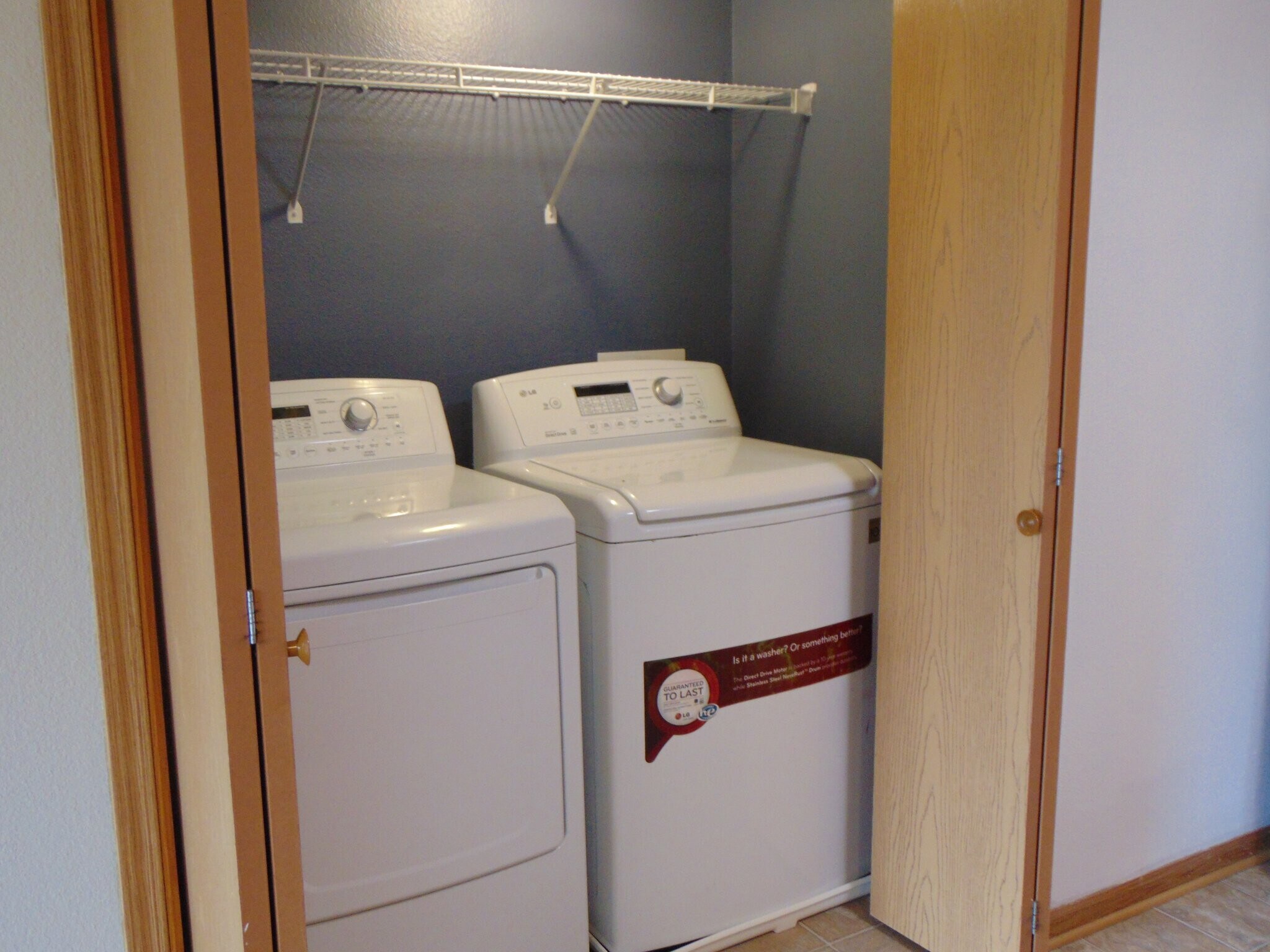 Building Photo - 10151 Sutton Dr