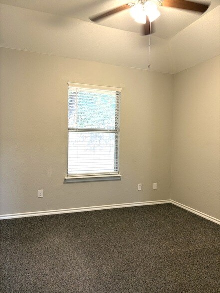 Building Photo - 1310 McAnear Ct
