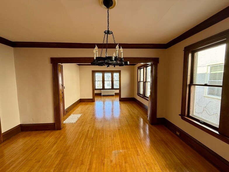 Building Photo - 3741 Harriet Ave