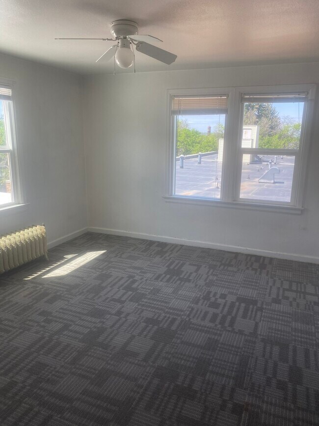 Building Photo - 517 3rd Ave N