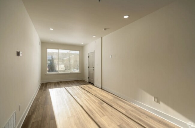 Building Photo - 2500 E Tioga St