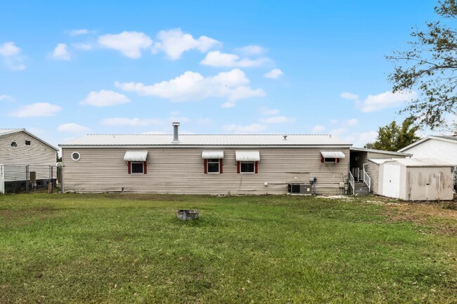 Building Photo - 571 Lindsey Dr