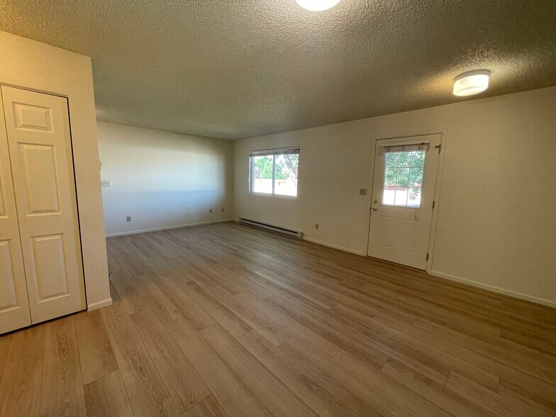 Building Photo - 631 Conifer St