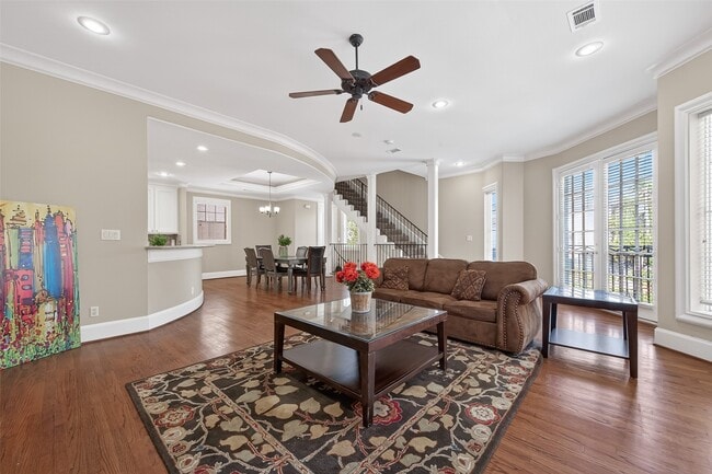 Building Photo - 105 Detering St