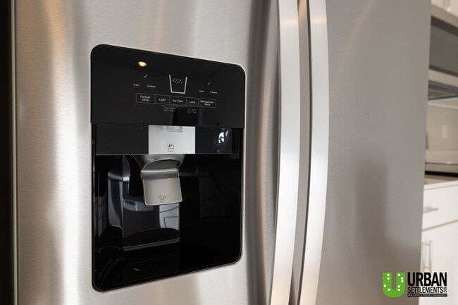 Building Photo - 3744 Clinton Rd