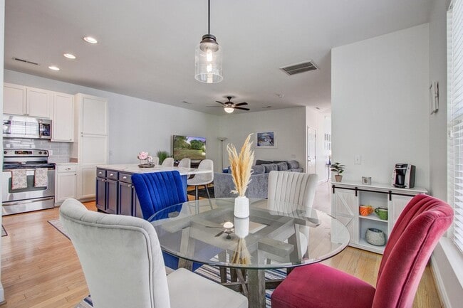 Building Photo - 9624 Scarborough court